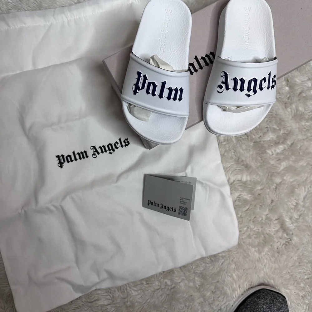 Palm Angels Toddler Pool Slides. NIB. Tags Not included. Size 26/US 9.5 Toddler
